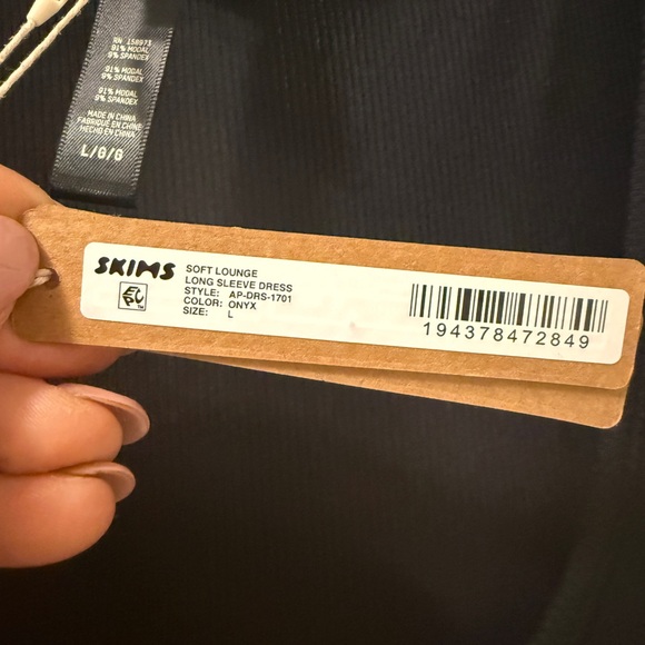 SKIMS NWT SOFT LOUNGE LONG SLEEVE
DRESS | ONYX | SZ L - Picture 3 of 3